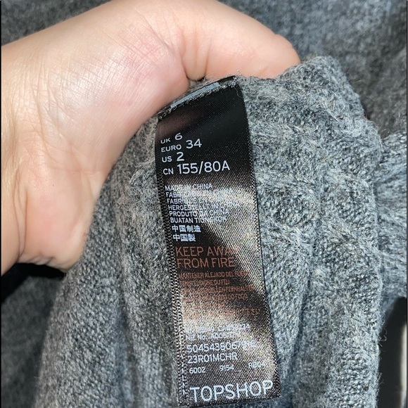 TOPSHOP Gray Ribbed Bell Sleeve Cowl Neck Cozy Oversized Pullover Sweater Size 2 - Picture 9 of 11